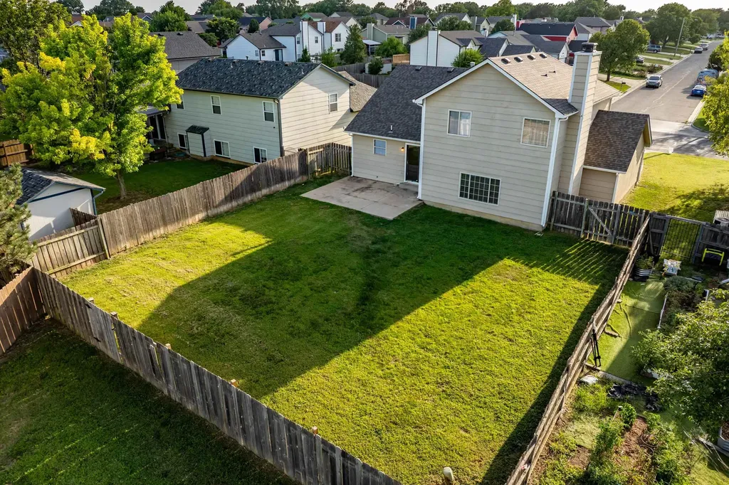 2438 S Cypress Street Wichita KS 67210-2450