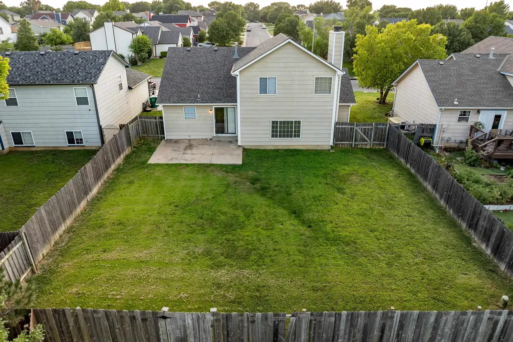 2438 S Cypress Street Wichita KS 67210-2450