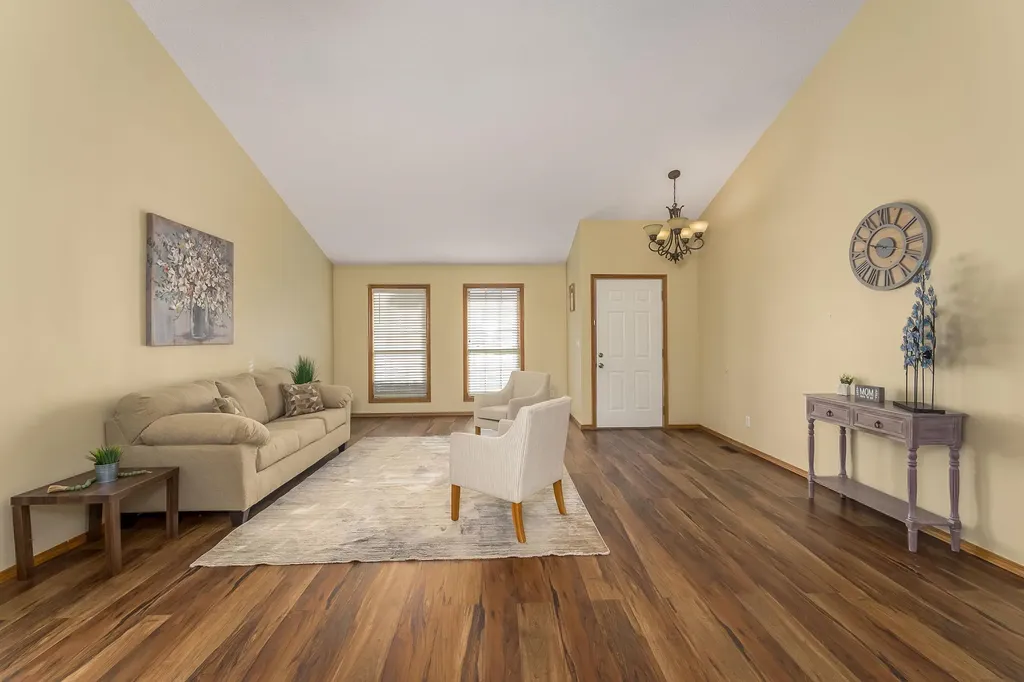2438 S Cypress Street Wichita KS 67210-2450