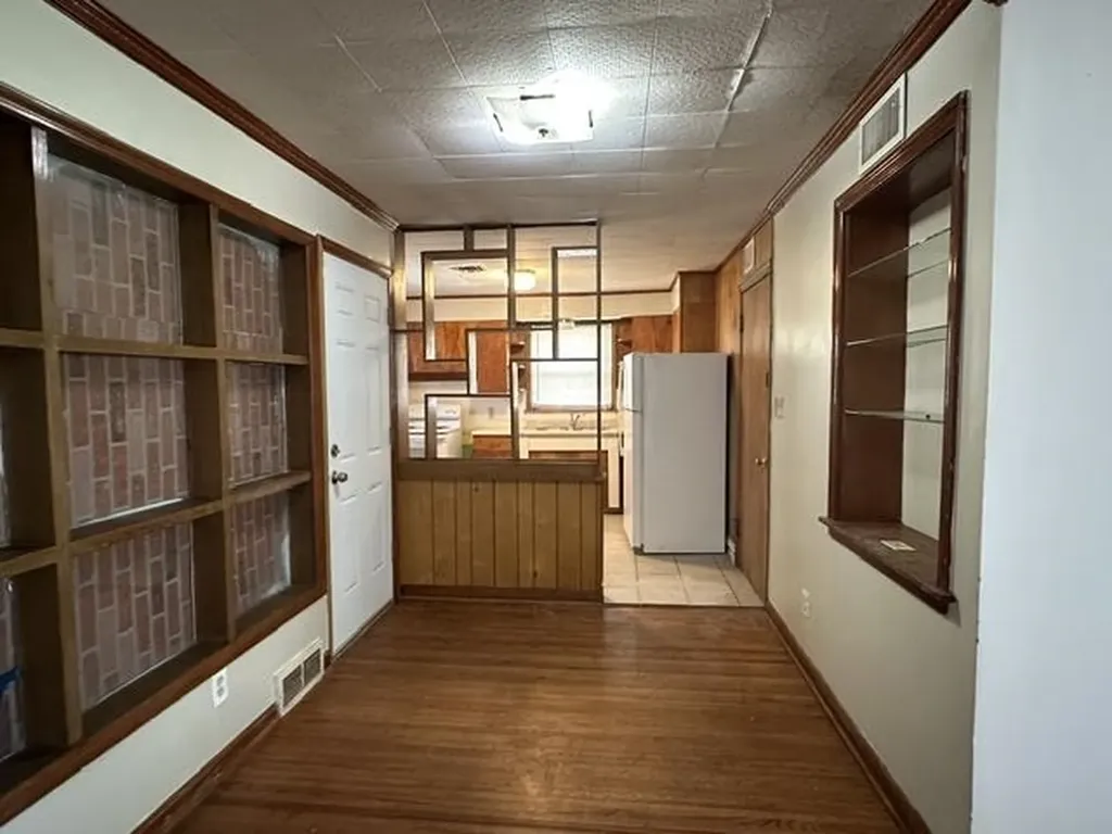 611 N Harding Wichita KS 67208