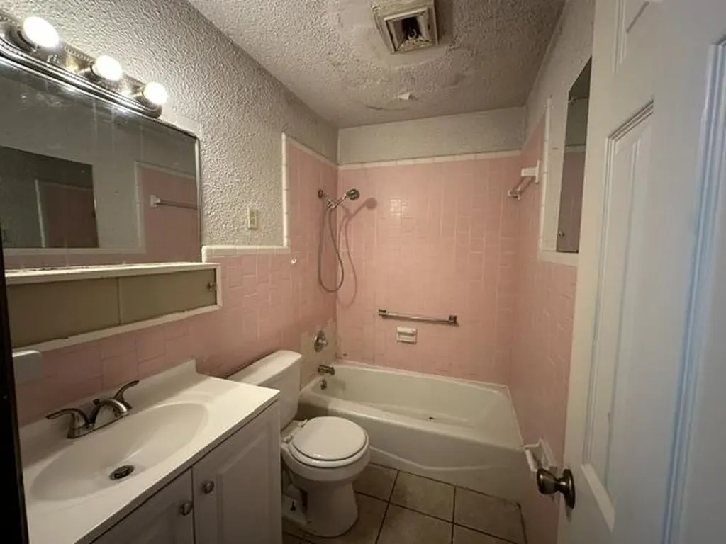 611 N Harding Wichita KS 67208