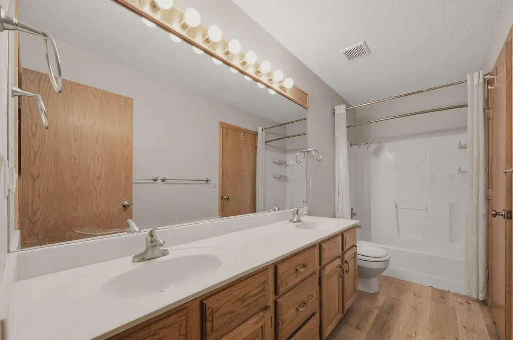 7040 E 35th Circle N Wichita KS 67226