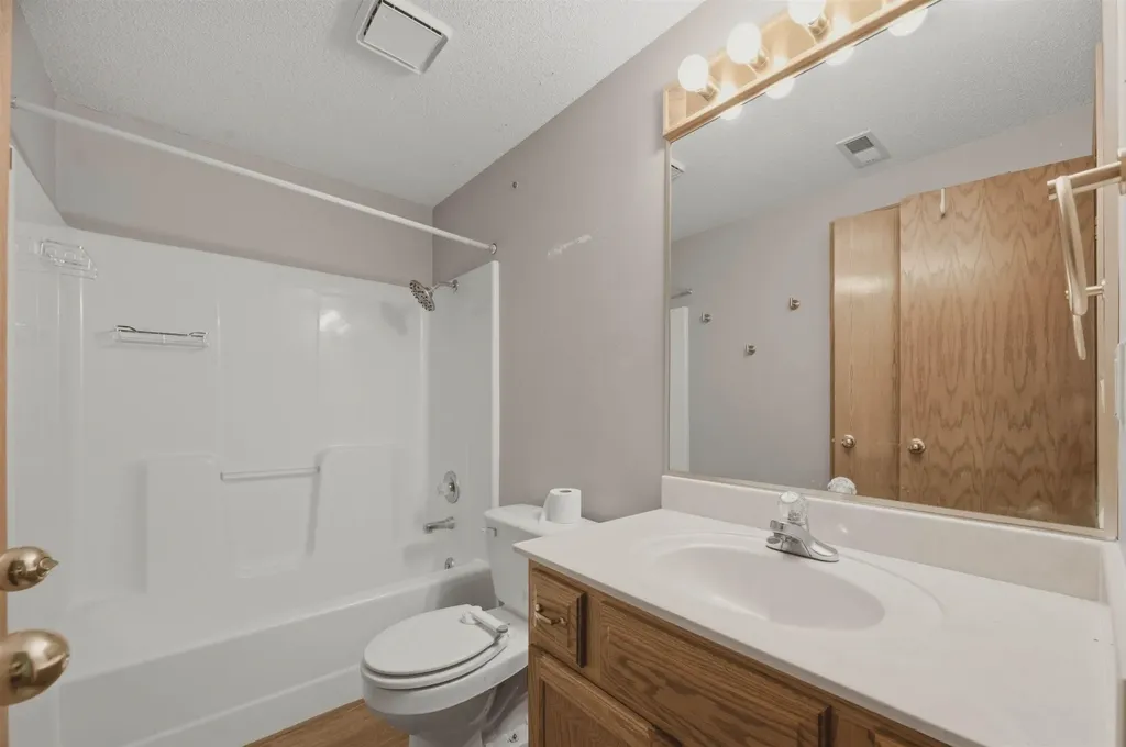7040 E 35th Circle N Wichita KS 67226