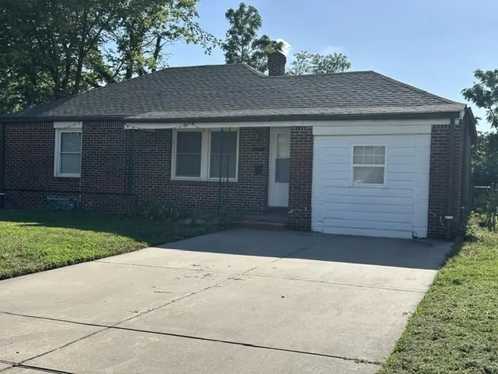 1635 N Bluff Wichita KS 67208
