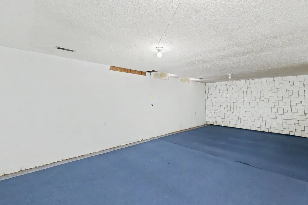 1950 N Charlotte Wichita KS 67208