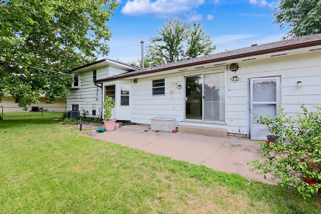 1950 N Charlotte Wichita KS 67208