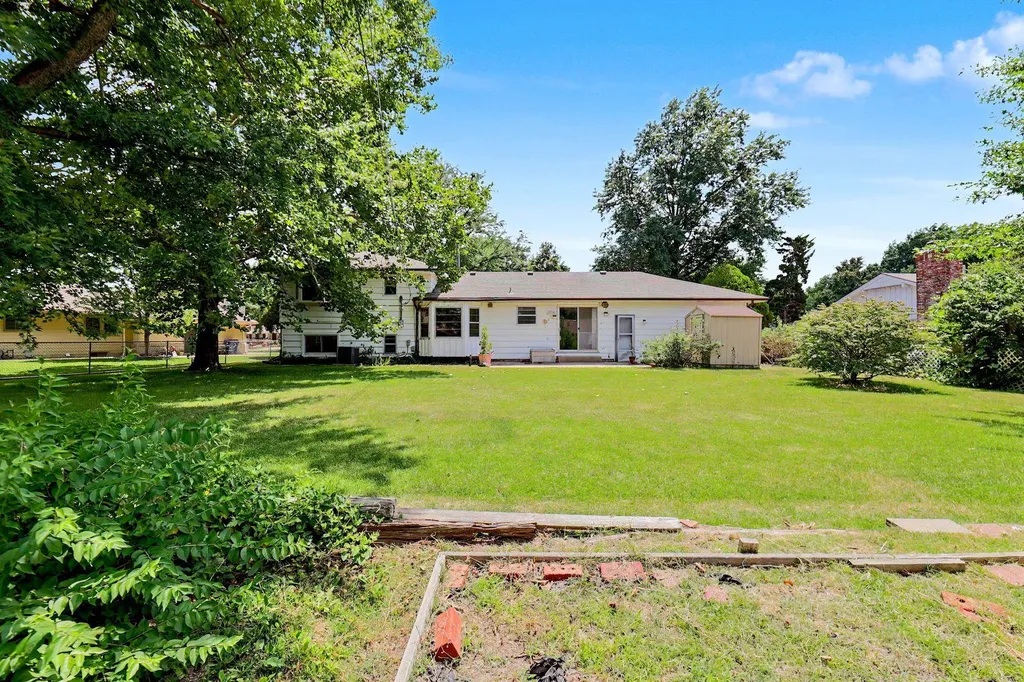 1950 N Charlotte Wichita KS 67208