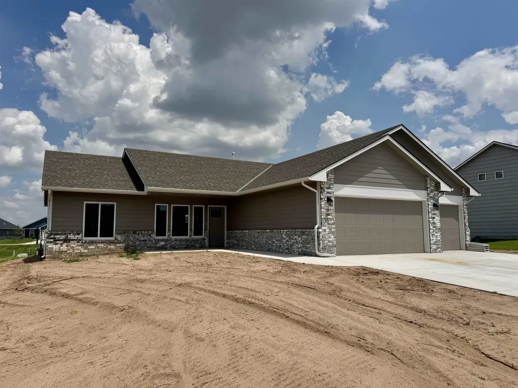 306 W Lavern Garden Plain KS 67050