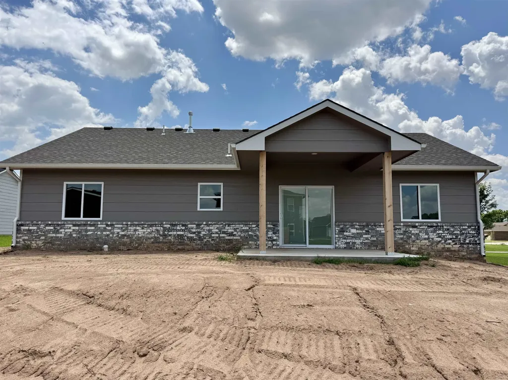 306 W Lavern Garden Plain KS 67050