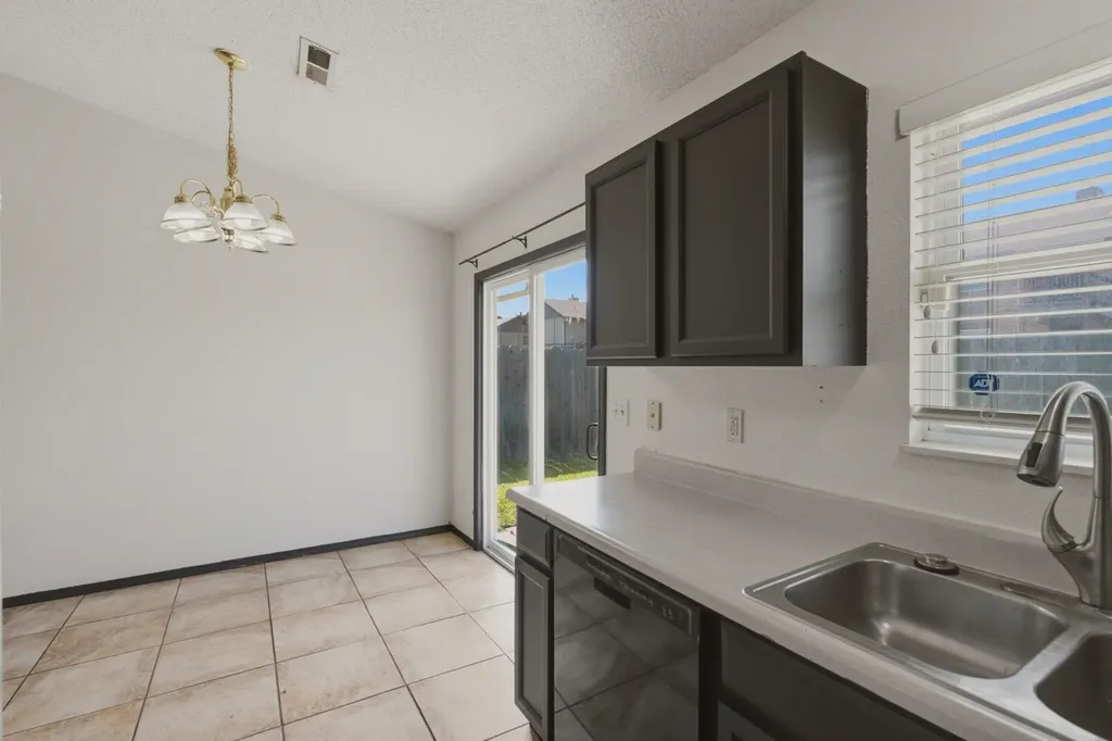 5819 E Pembrook Wichita KS 67220