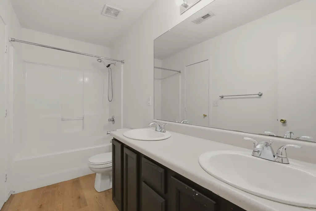 5819 E Pembrook Wichita KS 67220