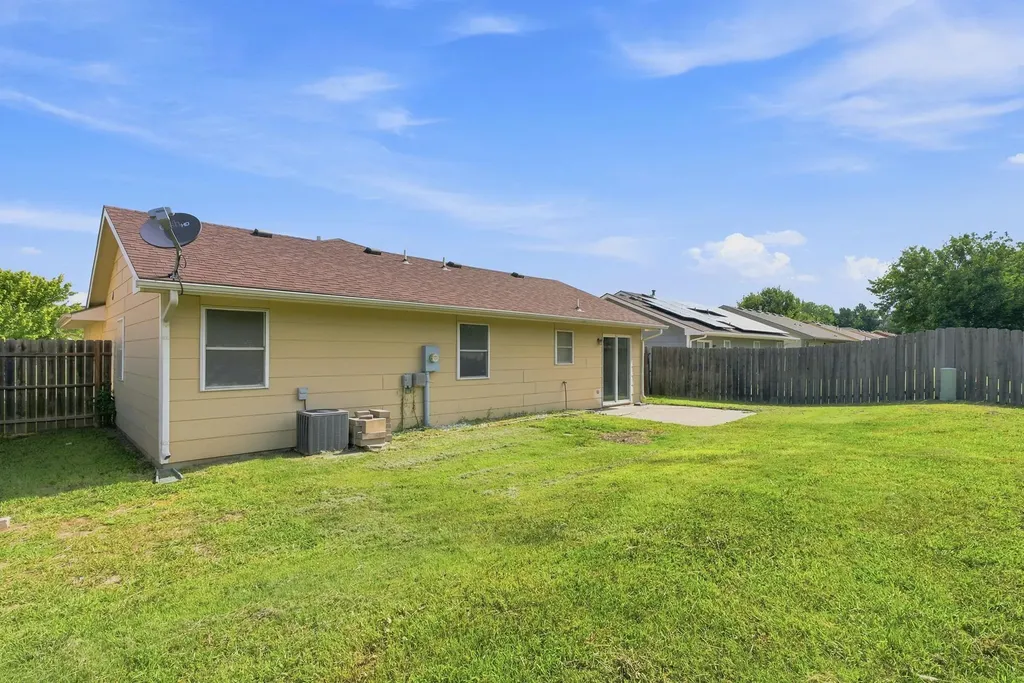 5819 E Pembrook Wichita KS 67220