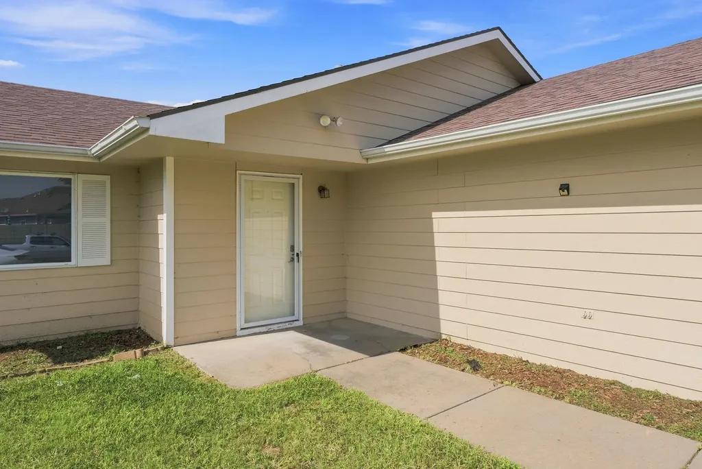 5819 E Pembrook Wichita KS 67220