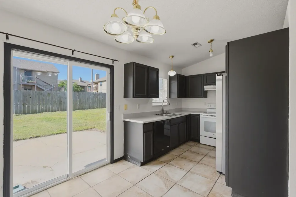 5819 E Pembrook Wichita KS 67220