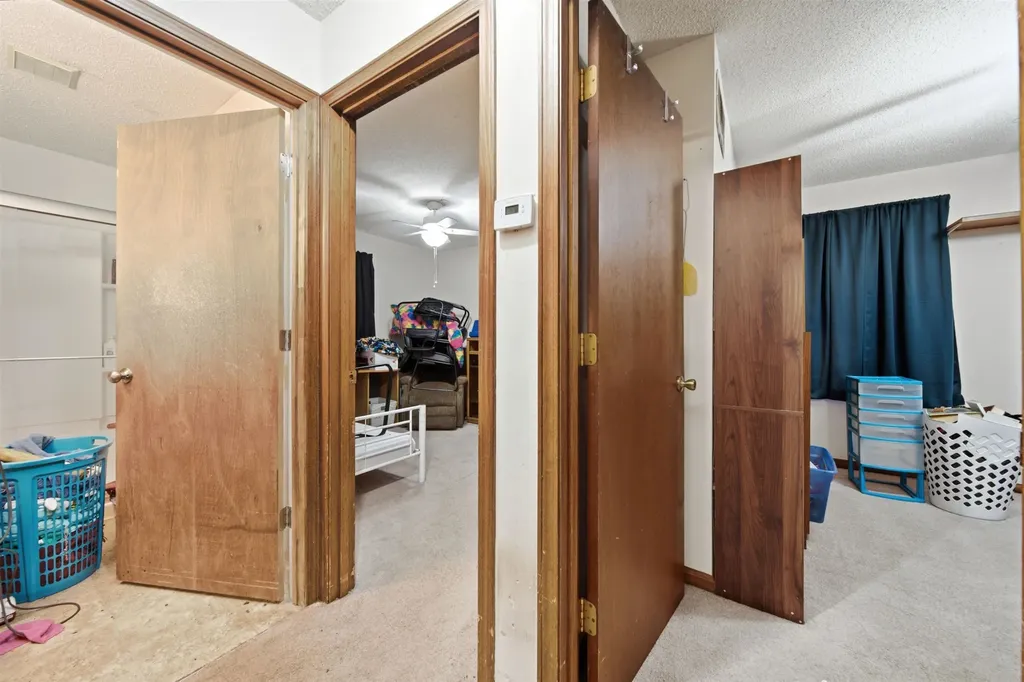2116 W 35th Wichita KS 67217