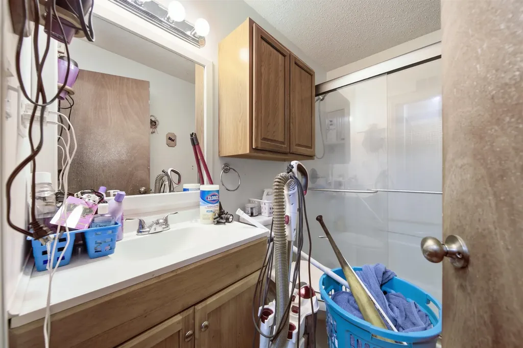 2116 W 35th Wichita KS 67217
