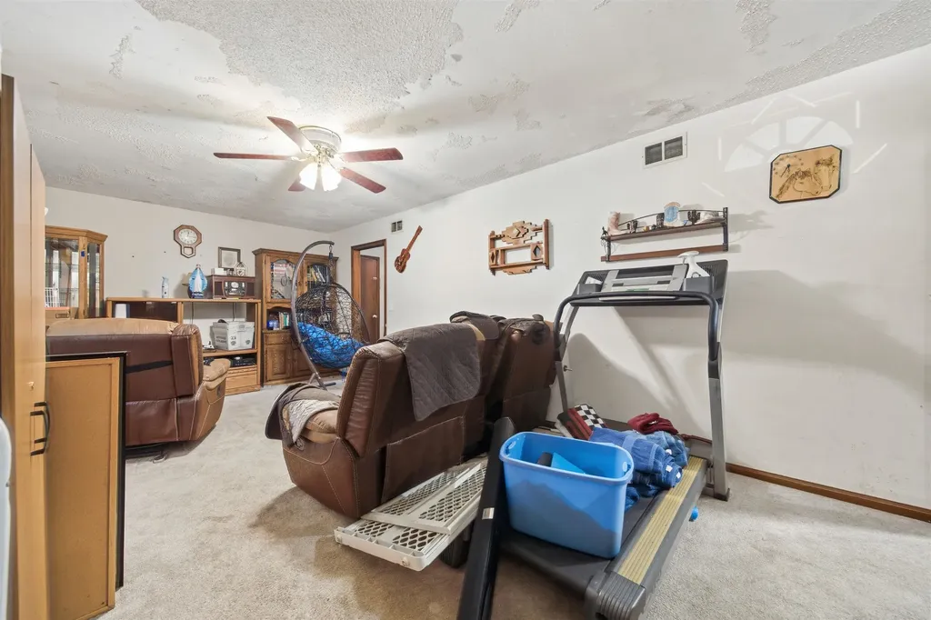 2116 W 35th Wichita KS 67217