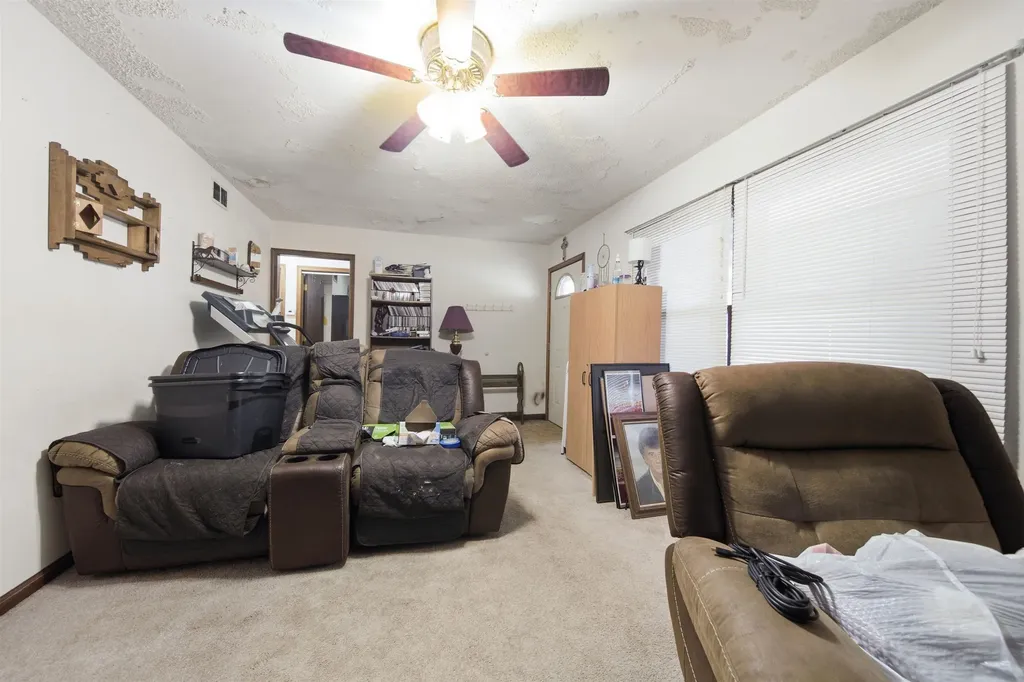 2116 W 35th Wichita KS 67217