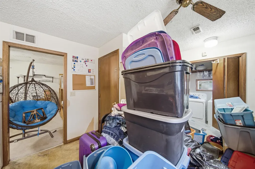 2116 W 35th Wichita KS 67217