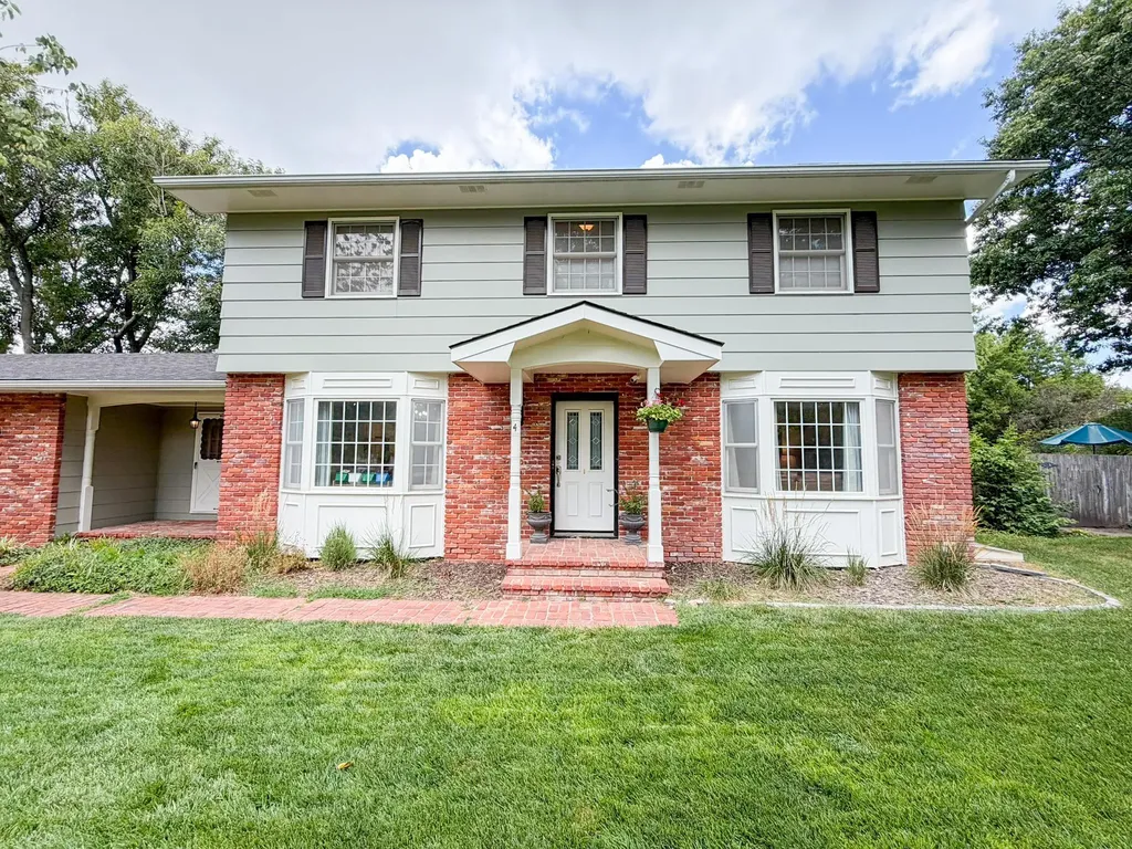 4 Hickory Newton KS 67114