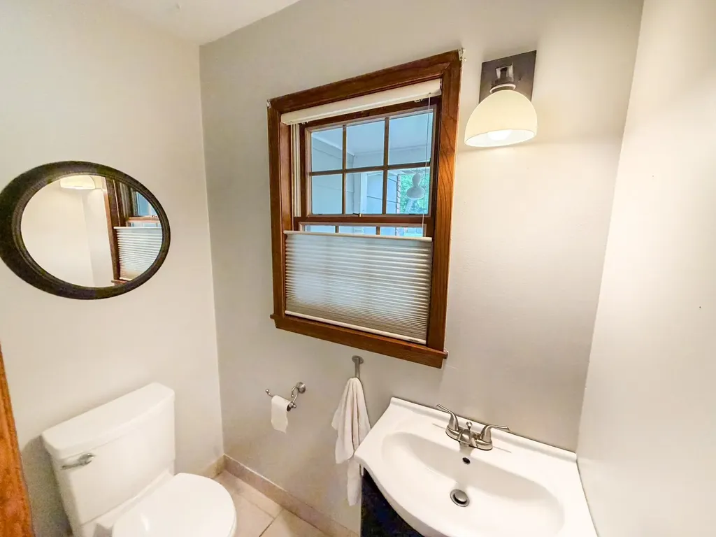 4 Hickory Newton KS 67114