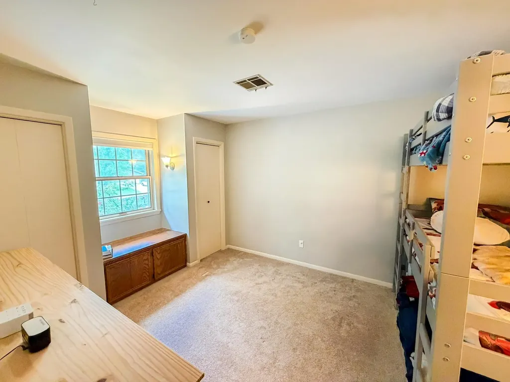 4 Hickory Newton KS 67114