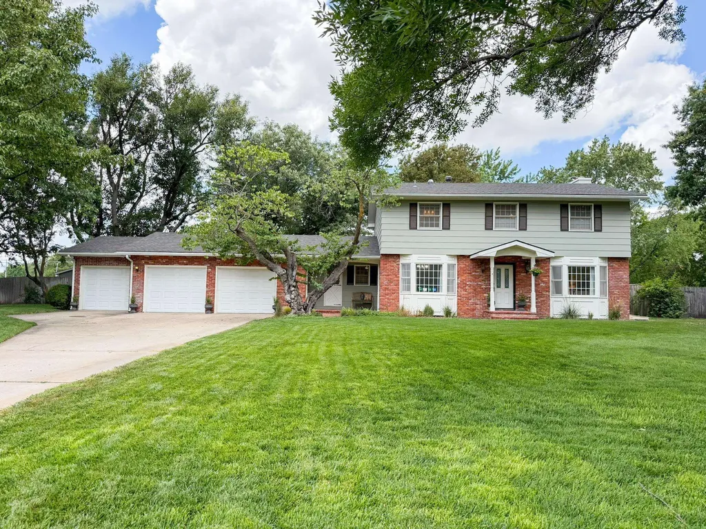 4 Hickory Newton KS 67114