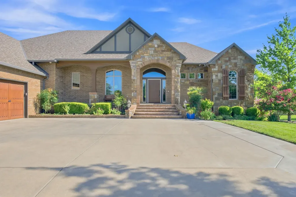 1929 N Burning Tree Court Wichita KS 67230