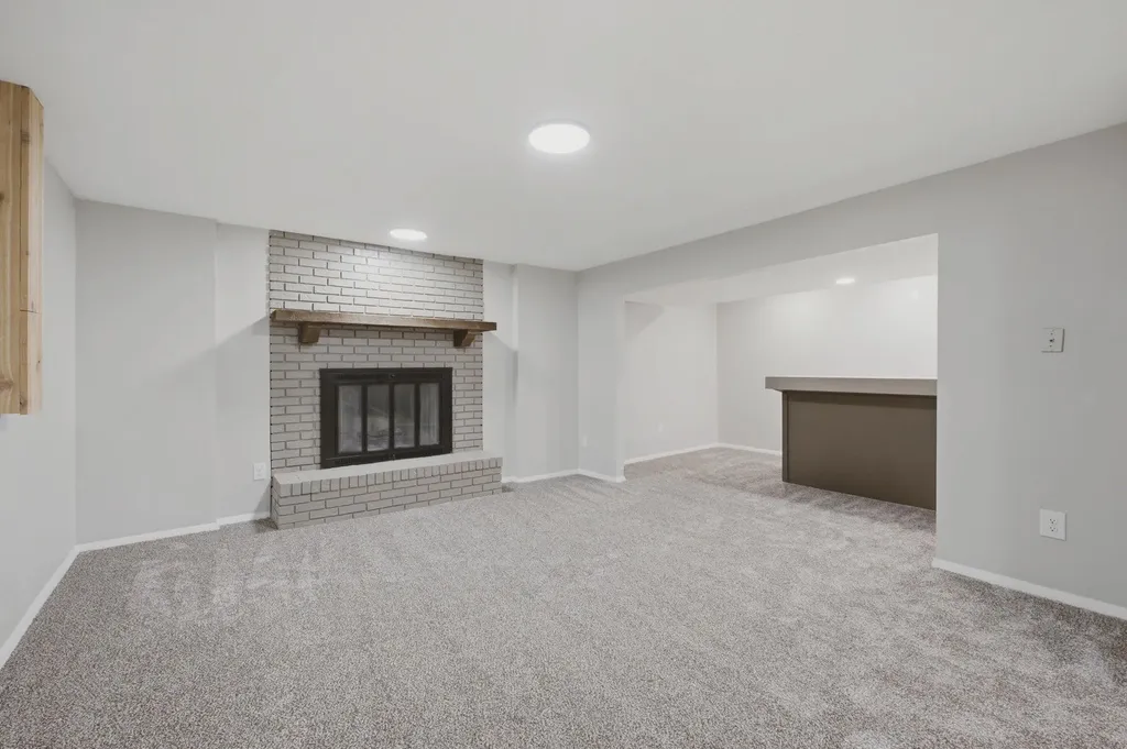 1102 N West Street Rose Hill KS 67133-9332