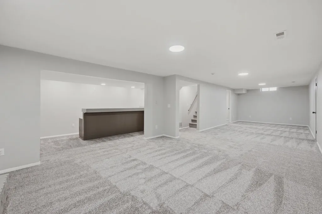 1102 N West Street Rose Hill KS 67133-9332