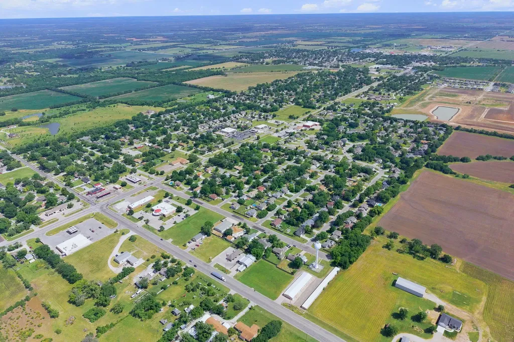 1102 N West Street Rose Hill KS 67133-9332