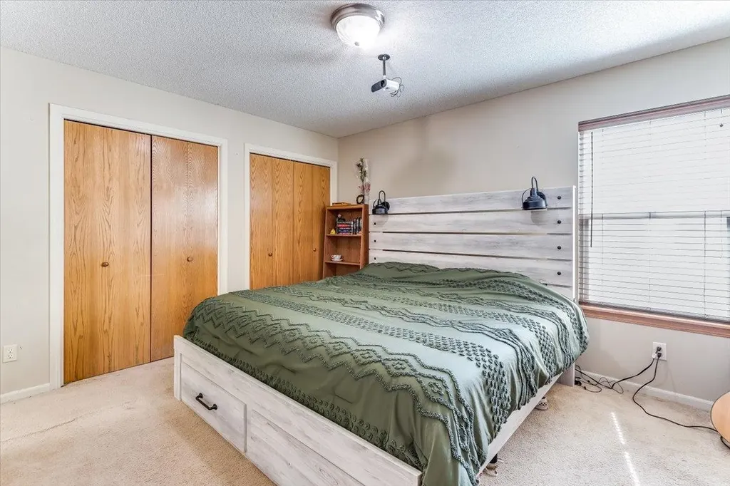512 W Wayne Wichita KS 67217