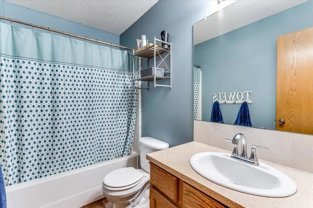512 W Wayne Wichita KS 67217