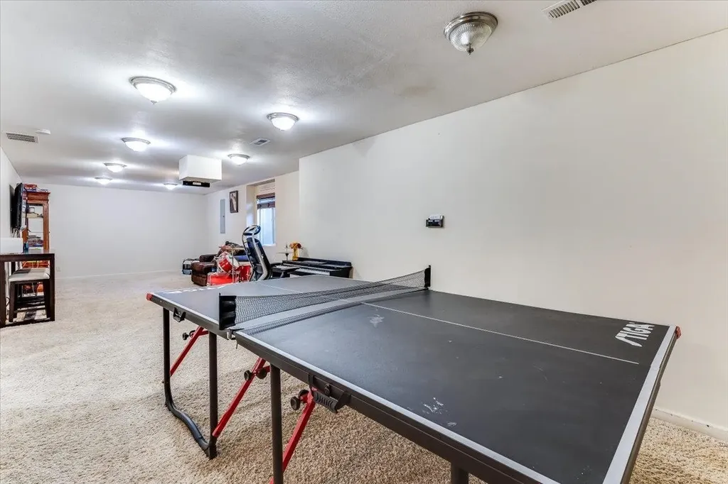 512 W Wayne Wichita KS 67217