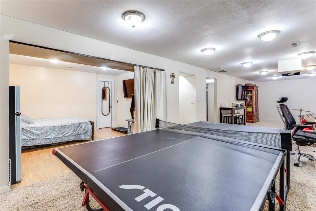 512 W Wayne Wichita KS 67217