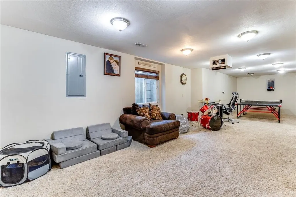 512 W Wayne Wichita KS 67217