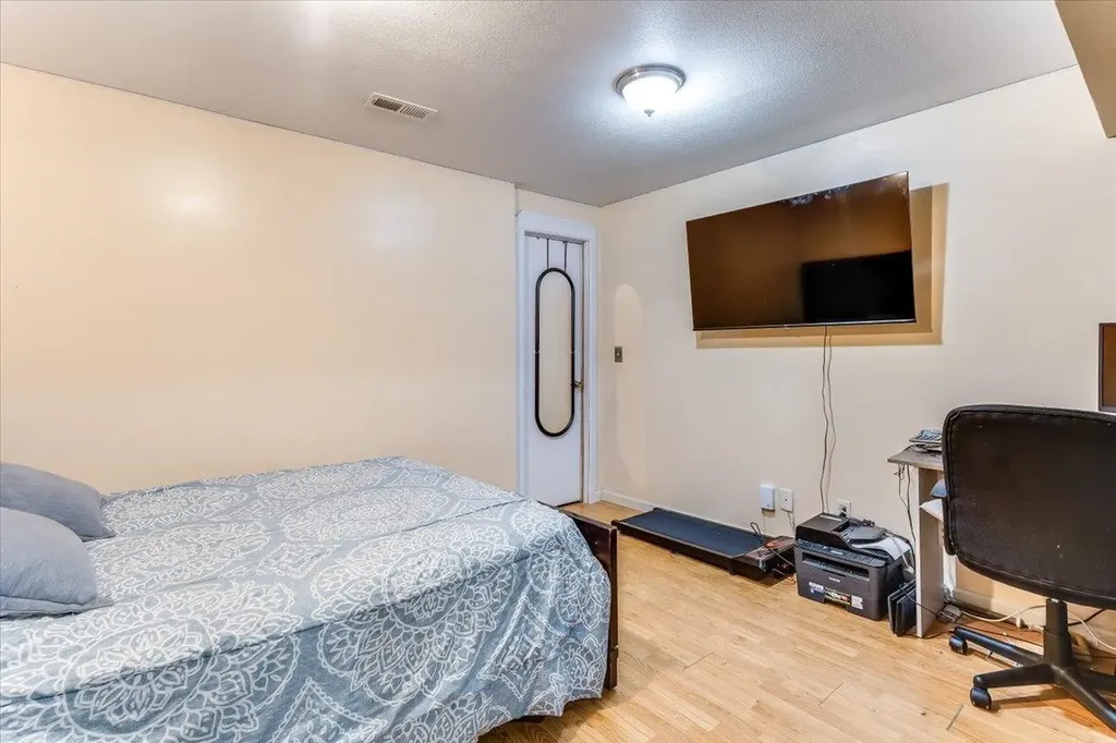 512 W Wayne Wichita KS 67217