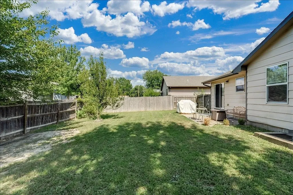 512 W Wayne Wichita KS 67217