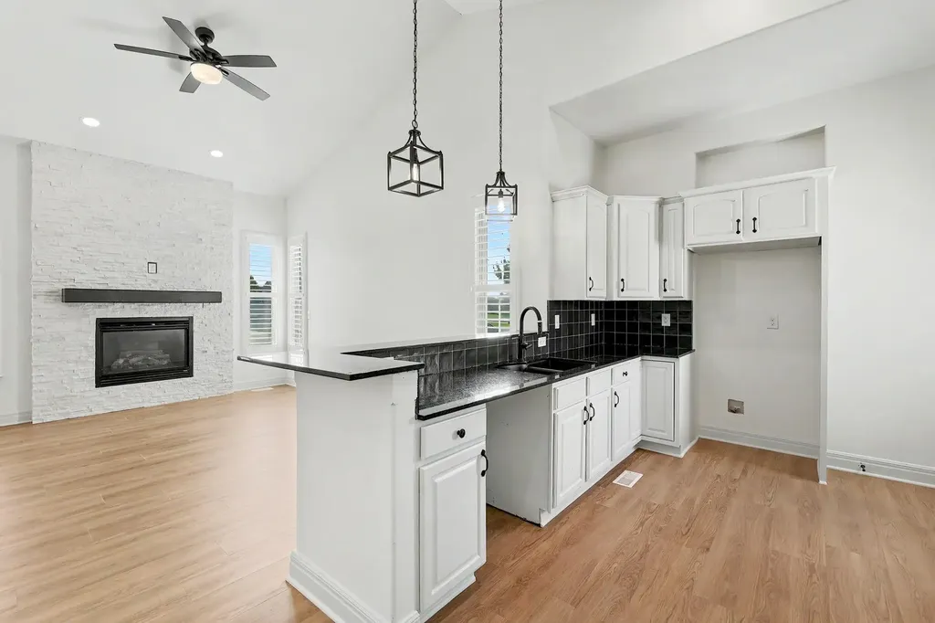 5123 N Hampton Wichita KS 67226