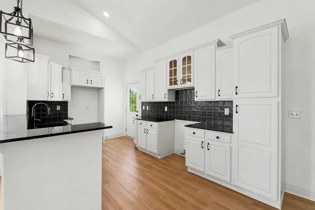 5123 N Hampton Wichita KS 67226