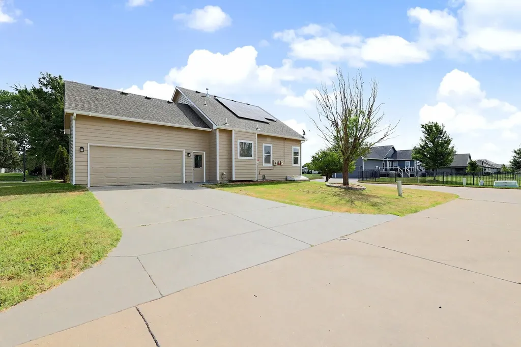 5123 N Hampton Wichita KS 67226