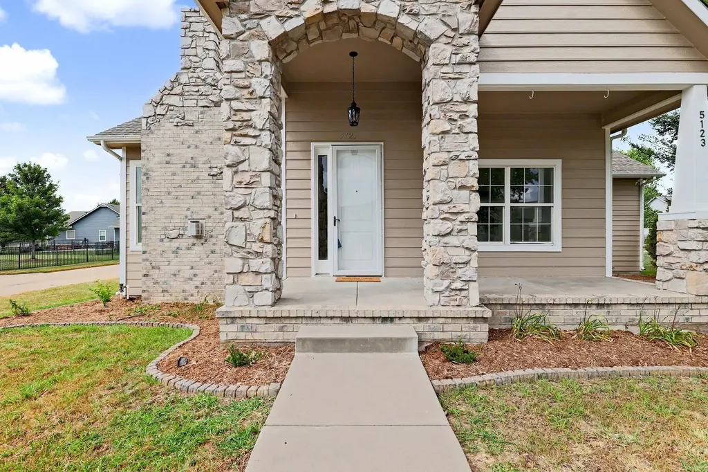 5123 N Hampton Wichita KS 67226