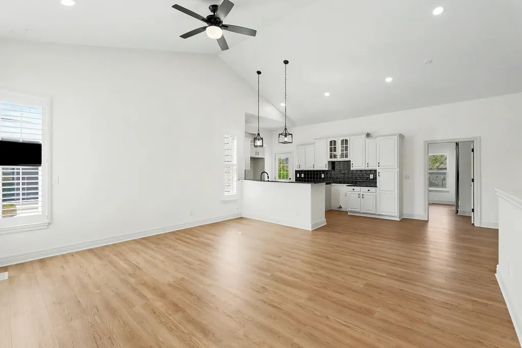 5123 N Hampton Wichita KS 67226