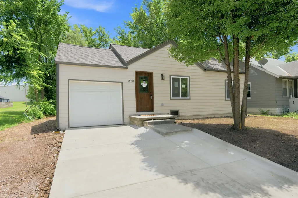 1528 N Erie Wichita KS 67208