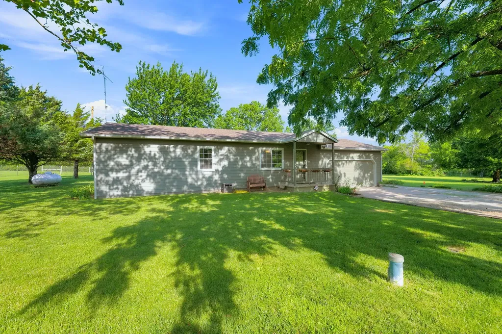 9565 SW Mcadoo Road Augusta KS 67010