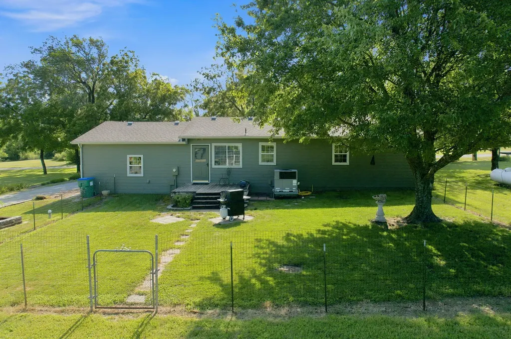 9565 SW Mcadoo Road Augusta KS 67010
