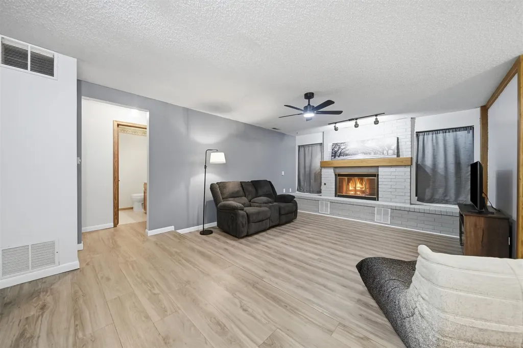 8309 W 17th Wichita KS 67212