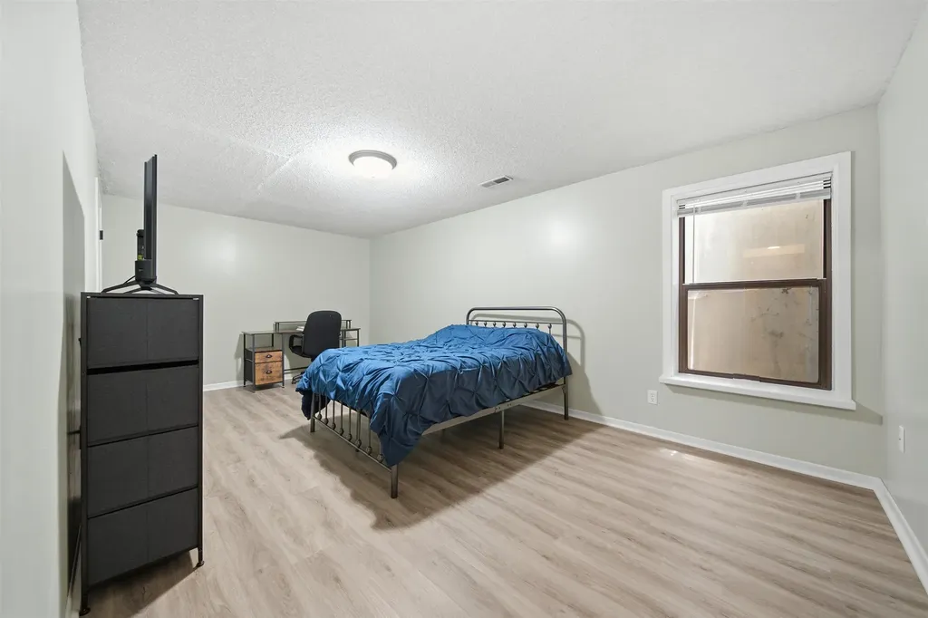 8309 W 17th Wichita KS 67212