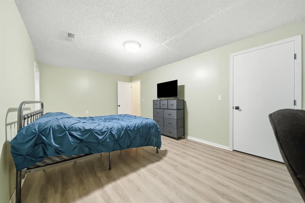 8309 W 17th Wichita KS 67212