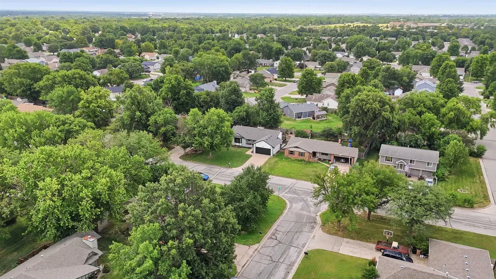 8309 W 17th Wichita KS 67212